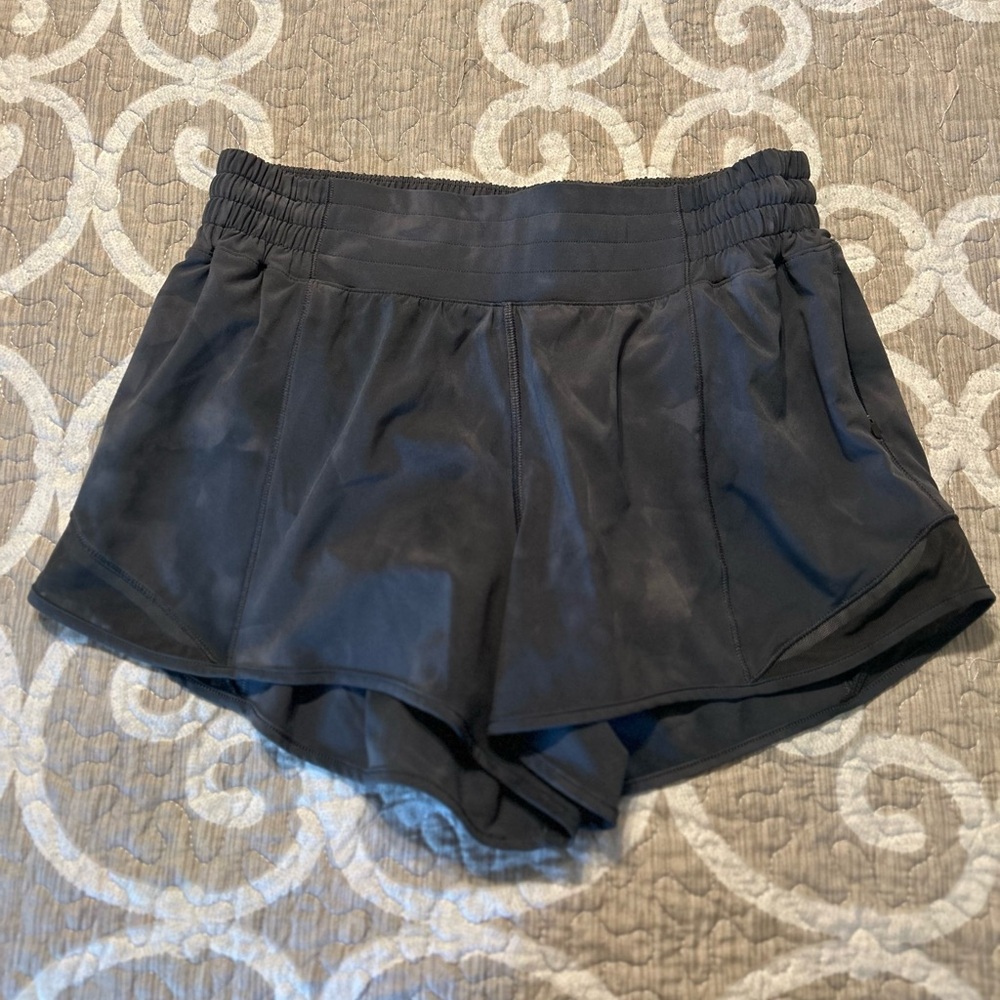 Lululemon Hotty Hot High-Rise Lined Short 2.5"